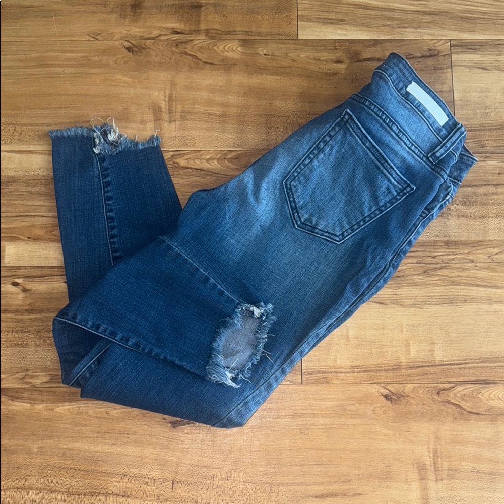 Juniors high waisted Distressed Jeans